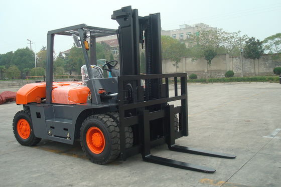 Xe nâng hàng tiết kiệm năng lượng ISUZU Xe nâng cổng 8 tấn màu vàng Bán kính 2240mm